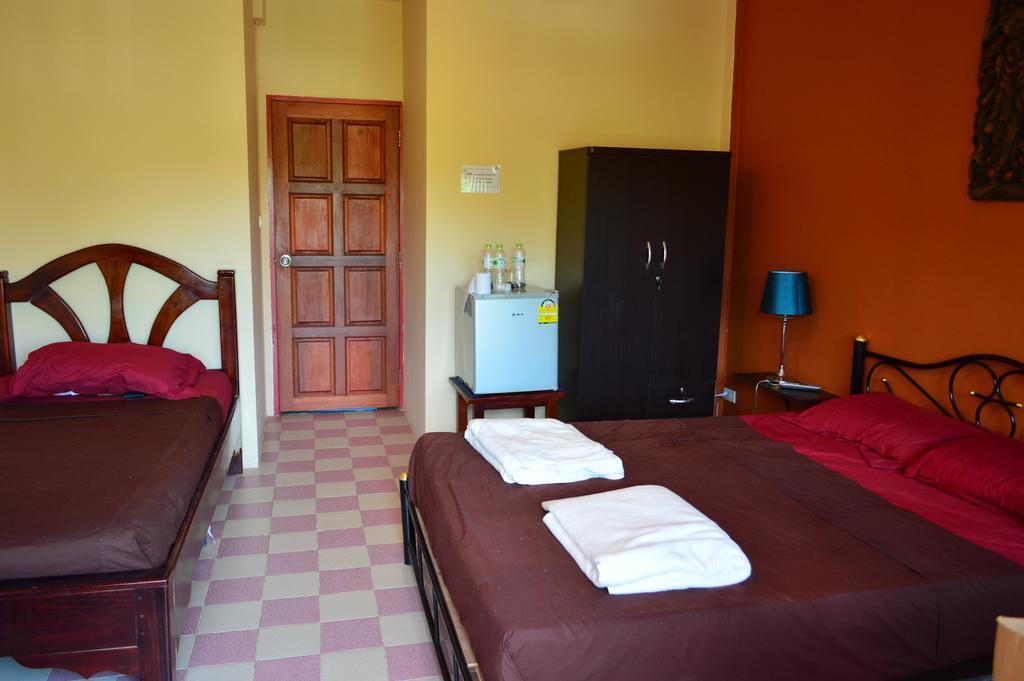 La Paillote Guest House Rayong Szoba fotó